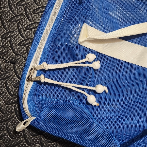 Large Vintage Roots Swim Team Canada Mesh Duffle Bag - Picture 3 of 4